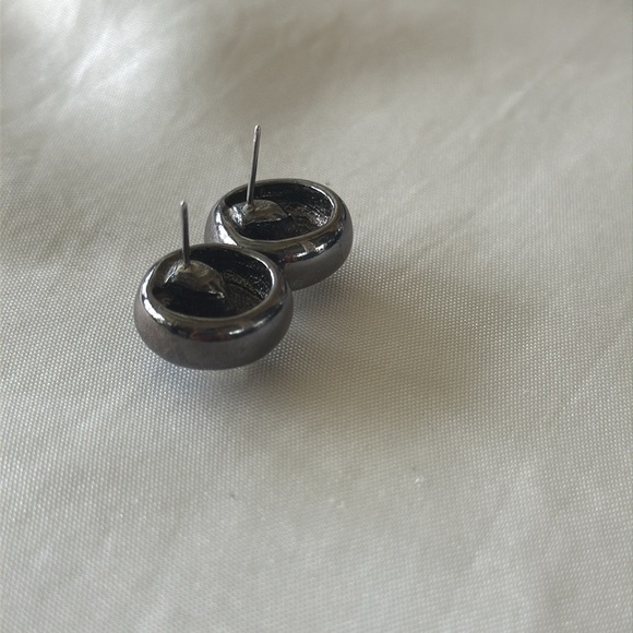 Vintage Kaleidoscope Rhinestone Bezel Stud Earrings Gunmetal Graphite Gray - Picture 7 of 9